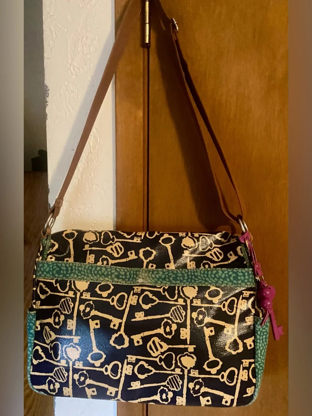 Fossil Vintage Key-Per Coated Canvas Messenger Bag Gold Skeletal Key Print